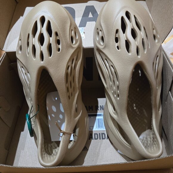 Adidas Yeezy Foam Runner 'Stone Taupe' 5 - Picture 4 of 4